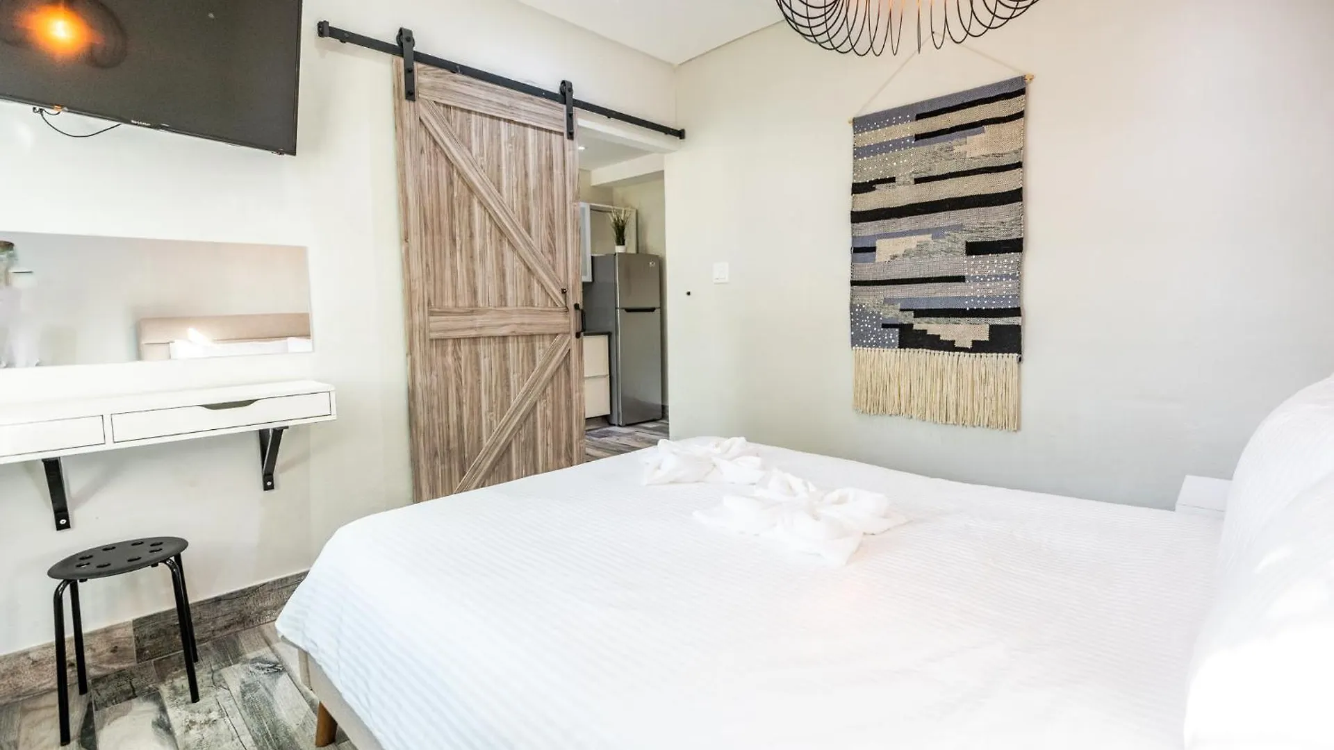 Tapia Haus 103 - Beach Vibes Within Walking Distance Σαν Χουάν